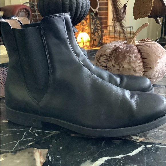 Salvatore Ferragamo Chelsea Black Italian Calfskin leather ankle boots size 12 D - Picture 5 of 13